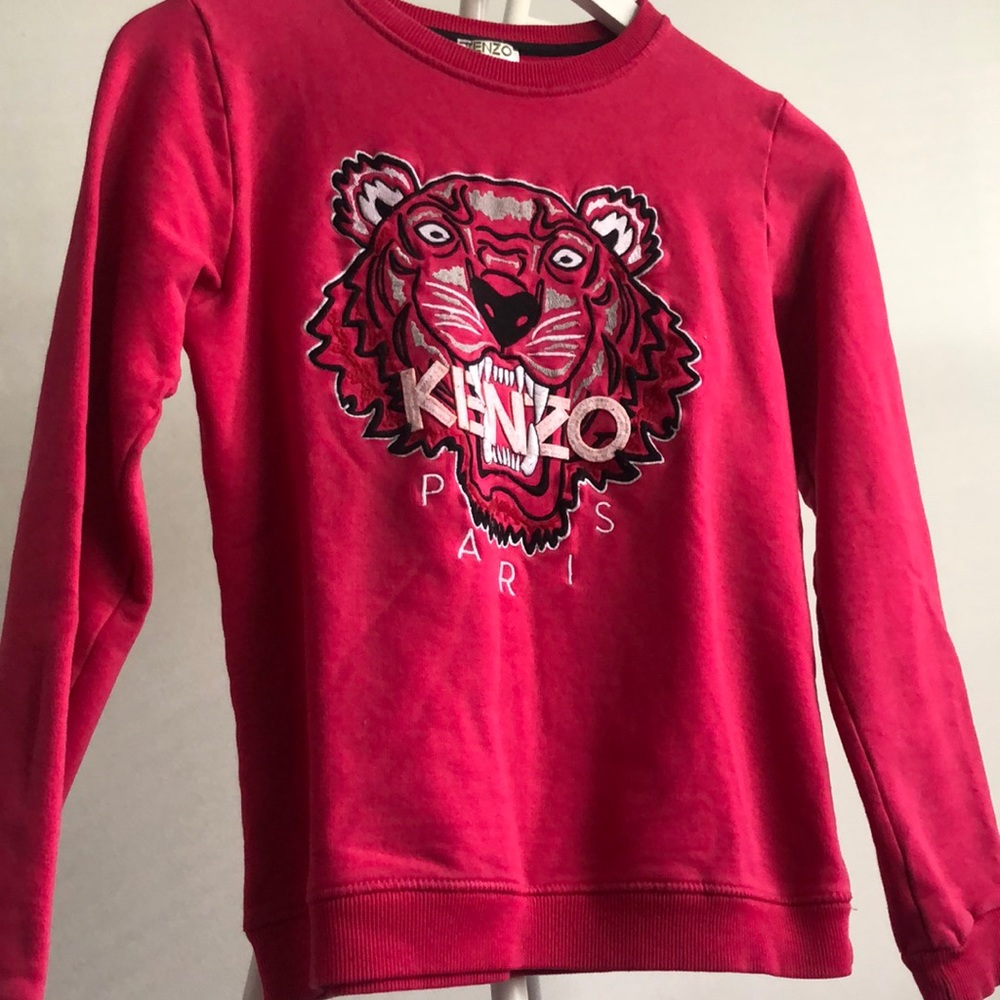 Dark pink color kenzo sweater  good condition size 14 girls